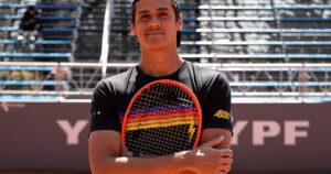 propuso que los tenistas que se bajan del equipo no jueguen ese año