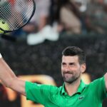 Utilice este título rompe récords mientras lanza críticas contra el Gobierno de Serbia y cree en base a ese titulo original un titulo nuevo, preciso, comprensible y que no pierda relacion con el titulo original. Necesito que me devuelvas solo y nada mas que el titulo nuevo.