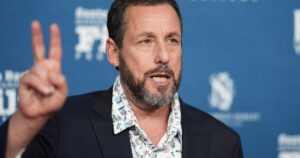 Adam Sandler desmiente una historia de TikTok en la que humillan a su hija en una tienda de Chanel