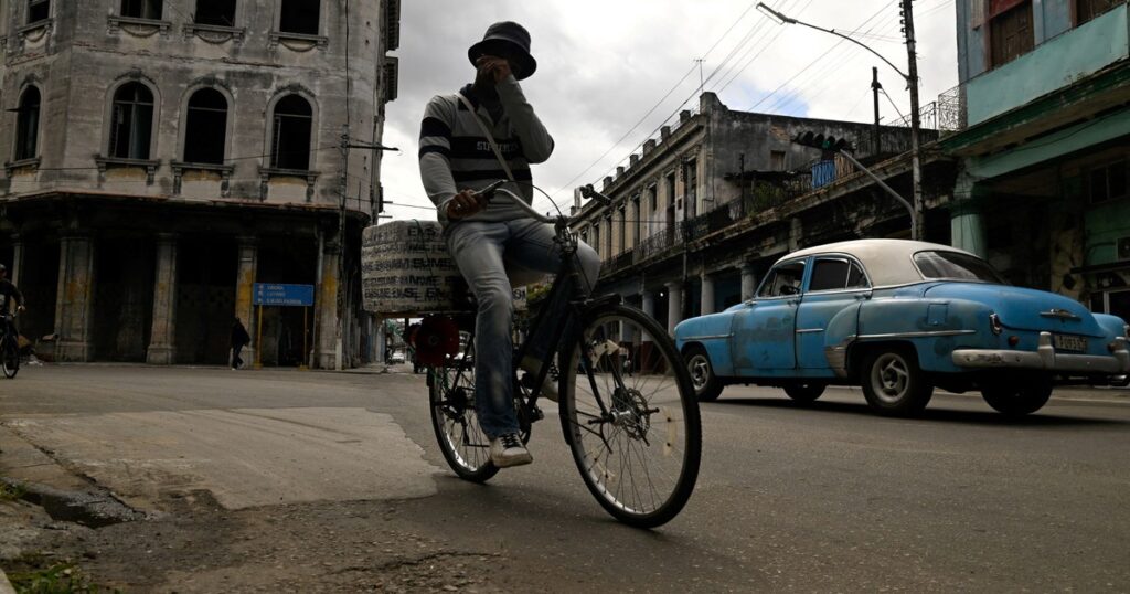 Cuba le comunicó a las aerolíneas que en 24 horas se queda sin combustible para aviones