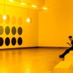 Utilice este título El “amarillo Van Gogh” inspira una muestra inmersiva en Ámsterdam y cree en base a ese titulo original un titulo nuevo, preciso, comprensible y que no pierda relacion con el titulo original. Necesito que me devuelvas solo y nada mas que el titulo nuevo.