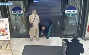 Intentaron secuestrar a una niña a la salida de un supermercado en Italia