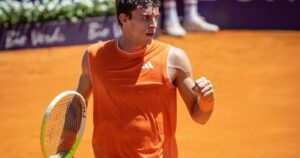 Juan Manuel Cerúndolo dio el golpe contra el quinto preclasificado y se metió en octavos