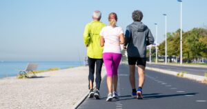 La pregunta que define cuál es el mejor ejercicio para tu corazón después de los 60 (y la respuesta sorprende)