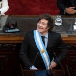 Utilice este título Milei invitó a un asado a los diputados y senadores de LLA tras su discurso en el Congreso y cree en base a ese titulo original un titulo nuevo, preciso, comprensible y que no pierda relacion con el titulo original. Necesito que me devuelvas solo y nada mas que el titulo nuevo.