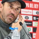 Utilice este título “Tengo cuatro hijos y juro por ellos que nadie me llamó” y cree en base a ese titulo original un titulo nuevo, preciso, comprensible y que no pierda relacion con el titulo original. Necesito que me devuelvas solo y nada mas que el titulo nuevo.