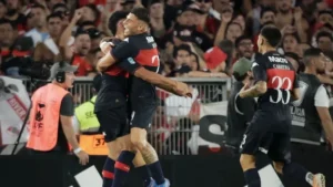 Tigre goleó a River y el Monumental estalló de bronca