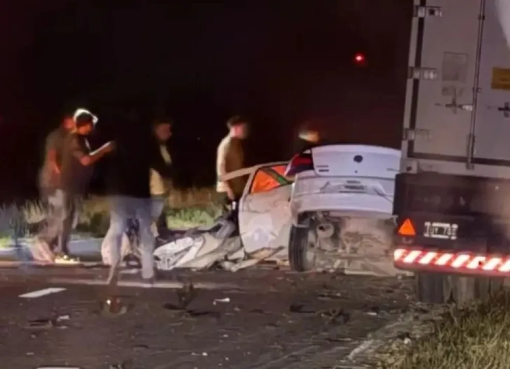 Un hombre murió tras impactar con un camión por esquivar carpinchos