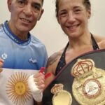 Utilice este título a los 45 años le sacó el invicto a Worthington en Detroit y es campeona mundial interina del boxeo de la AMB y cree en base a ese titulo original un titulo nuevo, preciso, comprensible y que no pierda relacion con el titulo original. Necesito que me devuelvas solo y nada mas que el titulo nuevo.