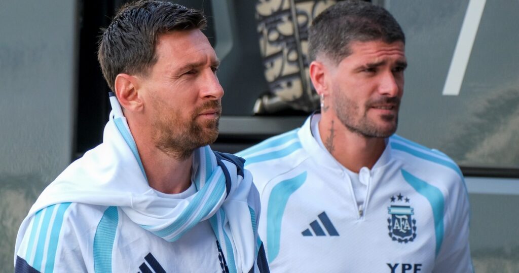 a qué hora y en qué ciudad