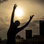 Utilice este título  bailar mirando las más hermosas cúpulas de Buenos Aires y cree en base a ese titulo original un titulo nuevo, preciso, comprensible y que no pierda relacion con el titulo original. Necesito que me devuelvas solo y nada mas que el titulo nuevo.