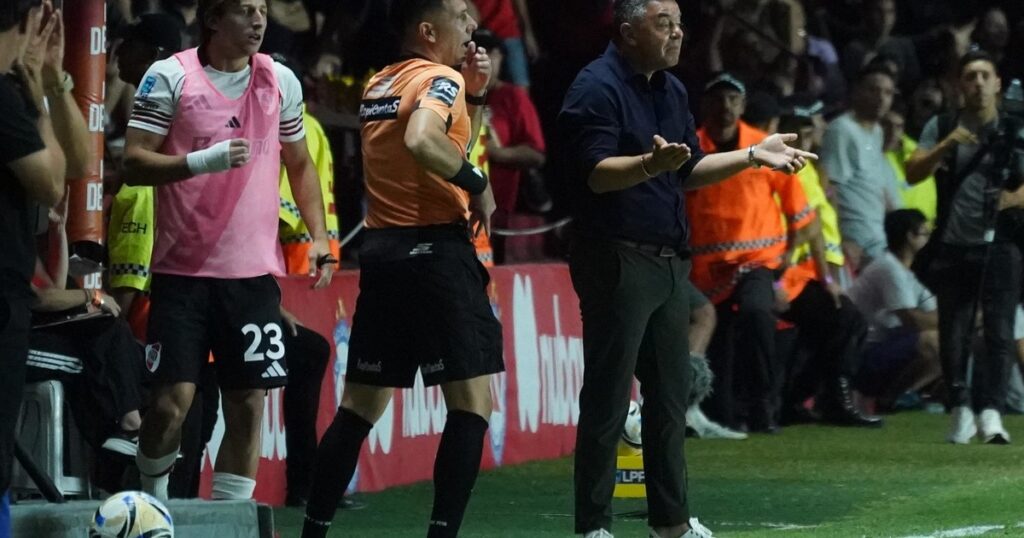 el reverso del héroe y la obligación de reinventarse para no quedar atrapado en su propia estatua