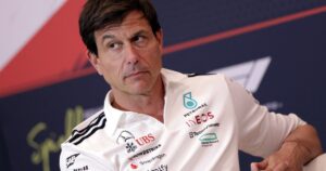 la desafortunada broma de Toto Wolff con Jefrey Epstein por las críticas a Mercedes