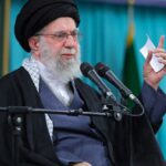 Utilice este título la furiosa respuesta del líder supremo de Irán a Donald Trump y cree en base a ese titulo original un titulo nuevo, preciso, comprensible y que no pierda relacion con el titulo original. Necesito que me devuelvas solo y nada mas que el titulo nuevo.