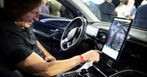 qué datos recopilan los autos de hoy, quién puede acceder y para qué se usan