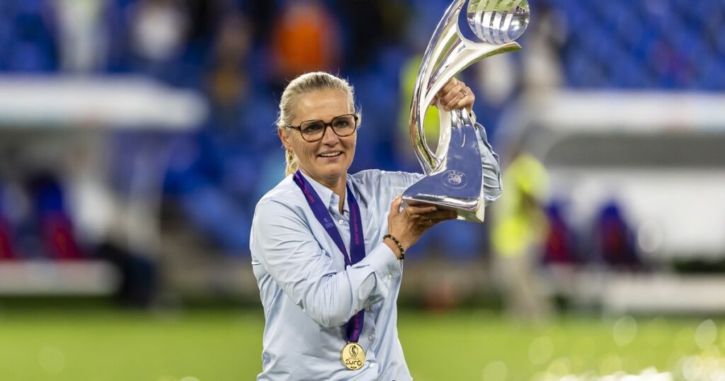 "Al menos dos mujeres por cuerpo técnico"