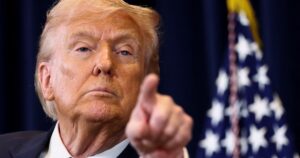 Donald Trump afirma que la guerra contra Irán está “prácticamente terminada” y frena la estampida del precio del petróleo