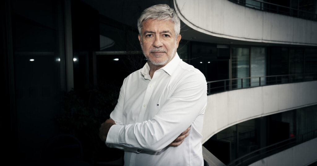 “El Gobierno vuelve a equivocarse fijando el dólar en $ 1.400, tendría que dejarlo deslizar a los $ 1.600”