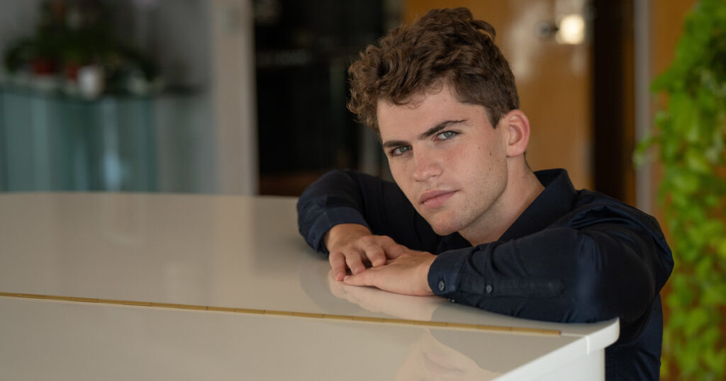 El prodigio argentino que cantó para Maradona y el Papa Francisco, que ahora la rompe en la TV española