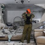 Utilice este título Israel lanzó una nueva oleada de bombardeos e Irán responde con ataques contra Tel Aviv y bases de Estados Unidos y cree en base a ese titulo original un titulo nuevo, preciso, comprensible y que no pierda relacion con el titulo original. Necesito que me devuelvas solo y nada mas que el titulo nuevo.