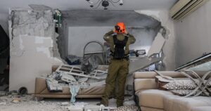 Israel lanzó una nueva oleada de bombardeos e Irán responde con ataques contra Tel Aviv y bases de Estados Unidos