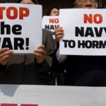 Utilice este título La Casa Blanca dice que los contactos con Irán siguen siendo “fluidos”, pero el precio del petróleo vuelve a subir a más de US$100 y cree en base a ese titulo original un titulo nuevo, preciso, comprensible y que no pierda relacion con el titulo original. Necesito que me devuelvas solo y nada mas que el titulo nuevo.