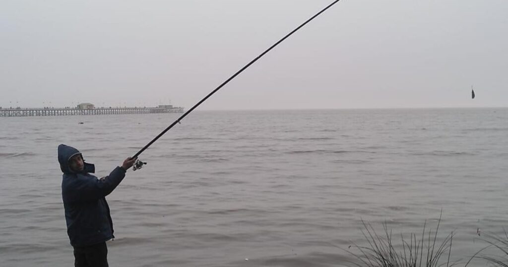 La salida de pesca de un hombre con su hijo de 11 años que terminó en una muerte absurda en Quilmes