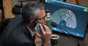 Se tensa la relación entre el PRO y la LLA por el manejo de una bicameral clave para el Gobierno