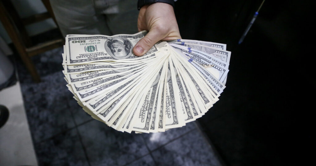 a cuánto cotiza el oficial y cuál es el precio del paralelo este miércoles 25 de marzo, minuto a minuto