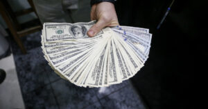 a cuánto cotiza el oficial y cuál es el precio del paralelo este miércoles 25 de marzo, minuto a minuto