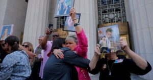 condenan a Meta y YouTube por dañar la salud mental de una joven con diseño “adictivo”