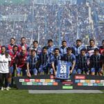 Utilice este título de la teoría de la “maldición” a la apretada de la barra a los jugadores y cree en base a ese titulo original un titulo nuevo, preciso, comprensible y que no pierda relacion con el titulo original. Necesito que me devuelvas solo y nada mas que el titulo nuevo.