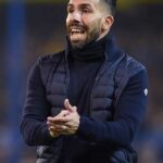 Utilice este título la chance de dirigir al Xeneize, destacó a Paredes y ¿Di María debe ir al Mundial? y cree en base a ese titulo original un titulo nuevo, preciso, comprensible y que no pierda relacion con el titulo original. Necesito que me devuelvas solo y nada mas que el titulo nuevo.