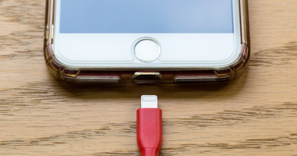 la forma poco conocida de cargar la batería