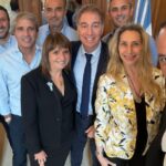 Utilice este título otra ratificación para Adorni y la decisión de apurar la agenda legislativa y cree en base a ese titulo original un titulo nuevo, preciso, comprensible y que no pierda relacion con el titulo original. Necesito que me devuelvas solo y nada mas que el titulo nuevo.