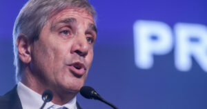 por qué el Gobierno decidió quedarse afuera de Wall Street y qué opciones tiene para pagar la deuda