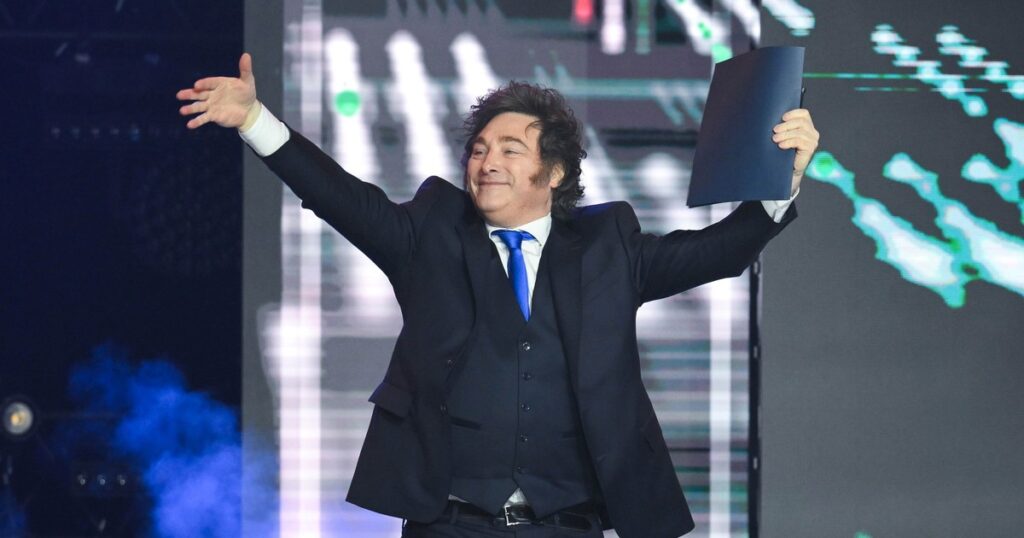 tras su paso por Hungría, el Presidente volvió a la Argentina en medio de las revelaciones por el escándalo $LIBRA