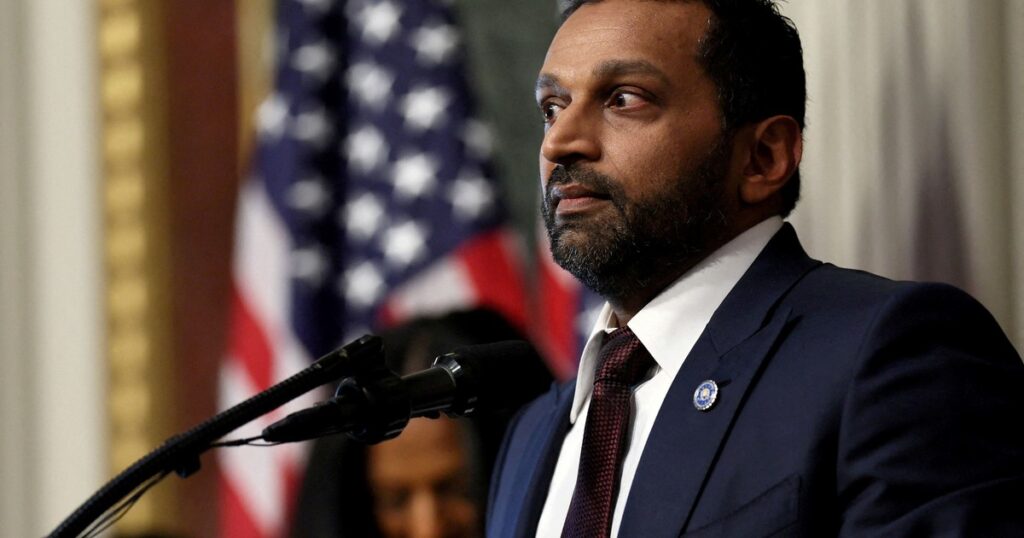 un grupo vinculado a Irán filtró fotos, correos y amenaza con publicar más datos