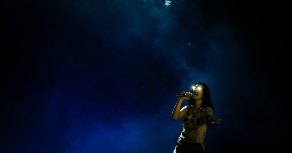 una puesta en escena vanguardista para la artista pop más introspectiva de su generación