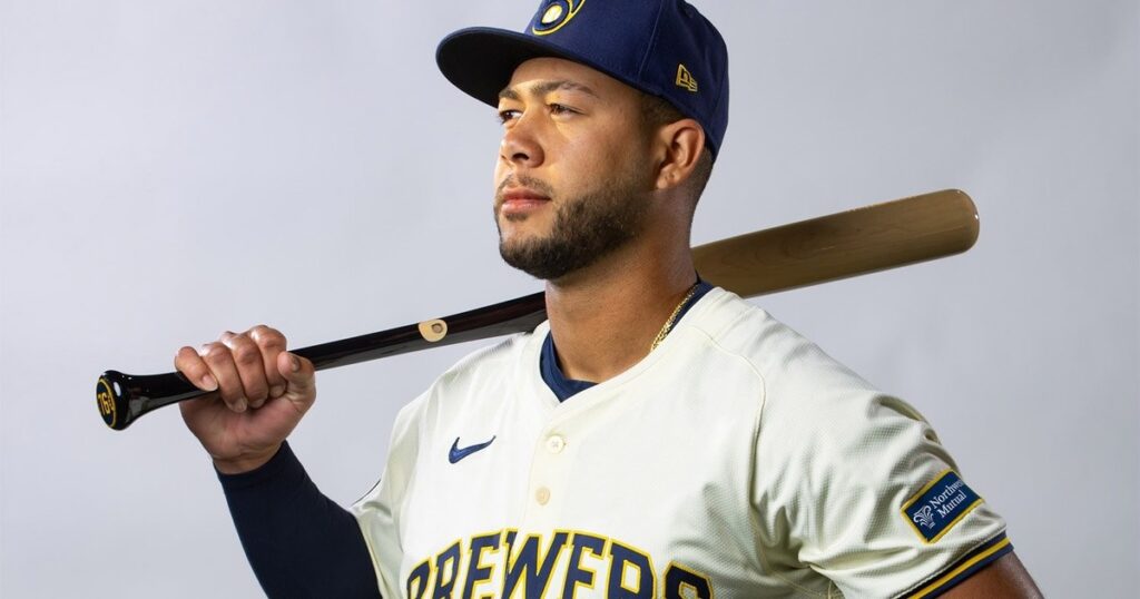¿Quién es Jeferson Quero? El receptor venezolano de 23 años de los Milwaukee Brewers que llega a la MLB con un "brazo de élite"