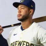 Utilice este título ¿Quién es Jeferson Quero? El receptor venezolano de 23 años de los Milwaukee Brewers que llega a la MLB con un “brazo de élite” y cree en base a ese titulo original un titulo nuevo, preciso, comprensible y que no pierda relacion con el titulo original. Necesito que me devuelvas solo y nada mas que el titulo nuevo.