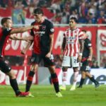 Utilice este título Los puntajes de Clarín de la fecha 15 del Torneo Apertura 2026 de la Liga Profesional de Fútbol y cree en base a ese titulo original un titulo nuevo, preciso, comprensible y que no pierda relacion con el titulo original. Necesito que me devuelvas solo y nada mas que el titulo nuevo.