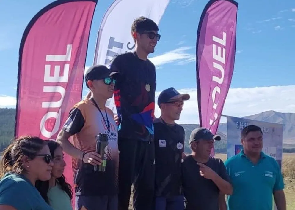 Coco Muñoz y Karen Cejas dominaron el Cross Country de Esquel