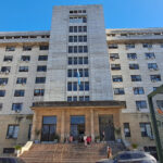 Utilice este título Con internas políticas y un reclamo internacional, se reactivó el concurso para la Cámara Federal de Comodoro Py y cree en base a ese titulo original un titulo nuevo, preciso, comprensible y que no pierda relacion con el titulo original. Necesito que me devuelvas solo y nada mas que el titulo nuevo.