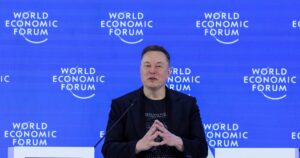 Elon Musk reveló su plan ante la crisis laboral que traerá la IA