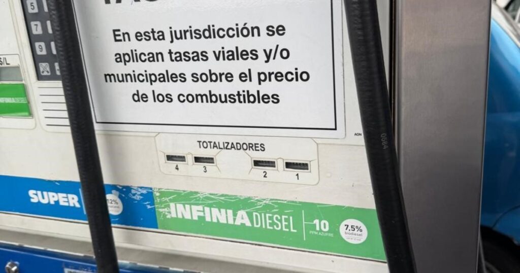 En medio de la suba de la nafta, estaciones de servicio acusan a intendentes de encarecerla con tasas viales e irán a la Justicia