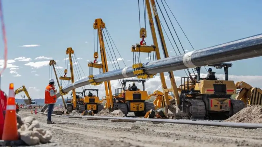 Impacto laboral de Vaca Muerta: las obras de infraestructura generan 10.000 puestos de trabajo en el oleoducto VMOS