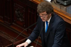 Javier Milei participará de ejercicios navales con el portaaviones USS Nimitz