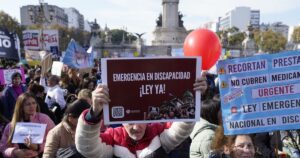 La Iglesia le "suplicó" al ministro de Salud que regularice y aumente el pago de las prestaciones a las personas con discapacidad