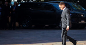 La pregunta clave del millonario que monitorea el “experimento libertario”